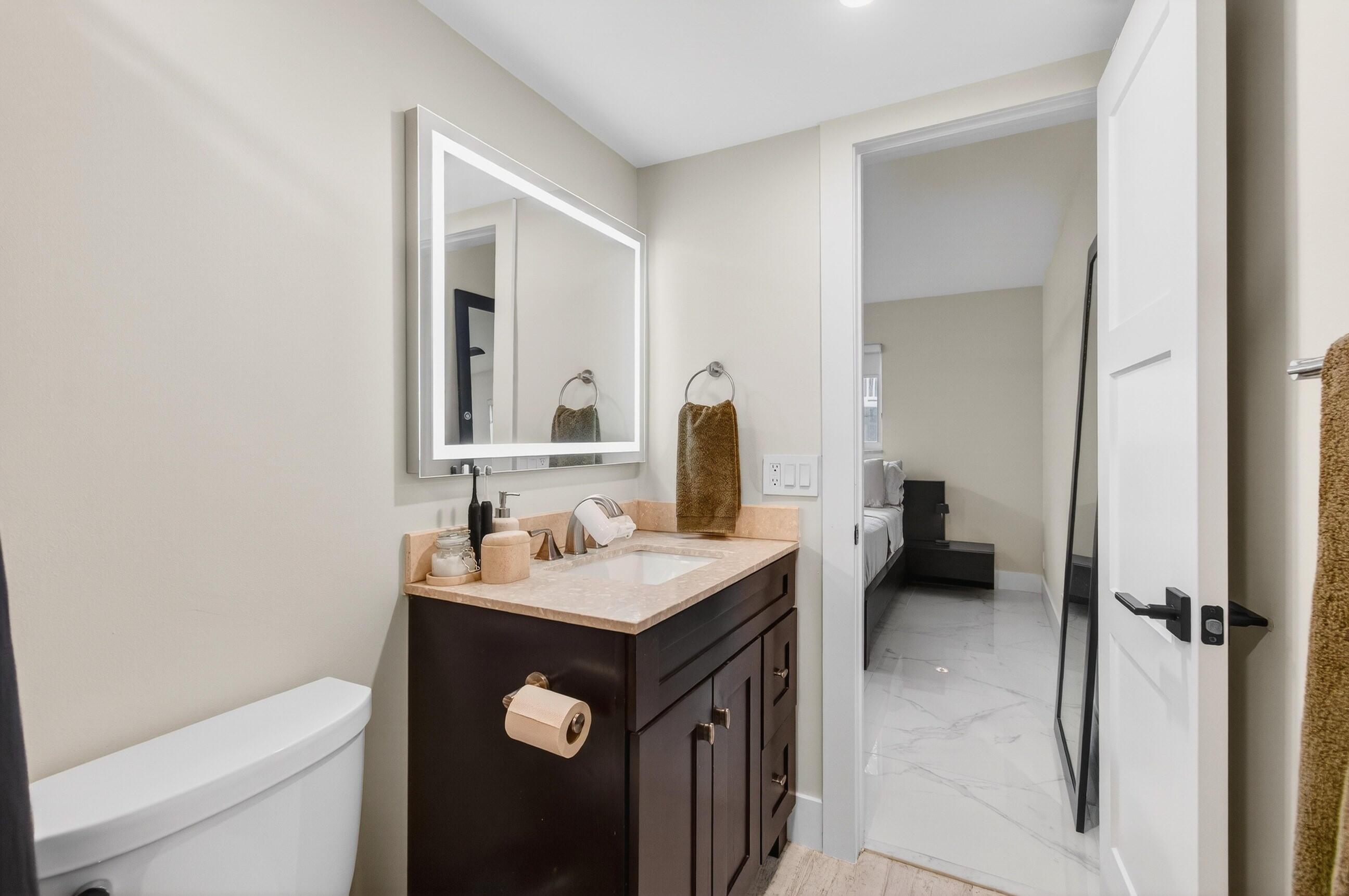 RIVER HOUSE GARDENS CONDO - Residential Lease