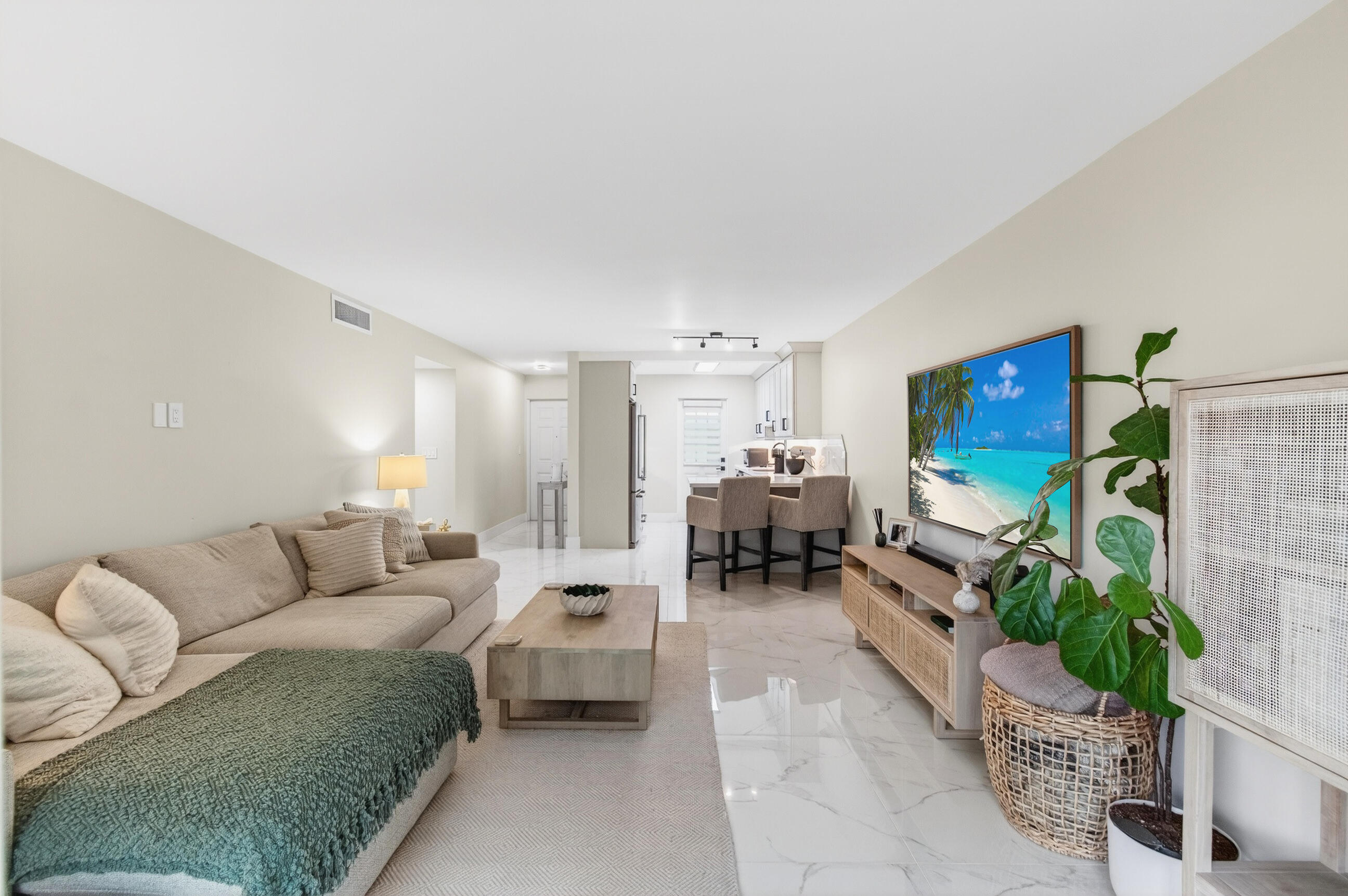 RIVER HOUSE GARDENS CONDO - Residential Lease