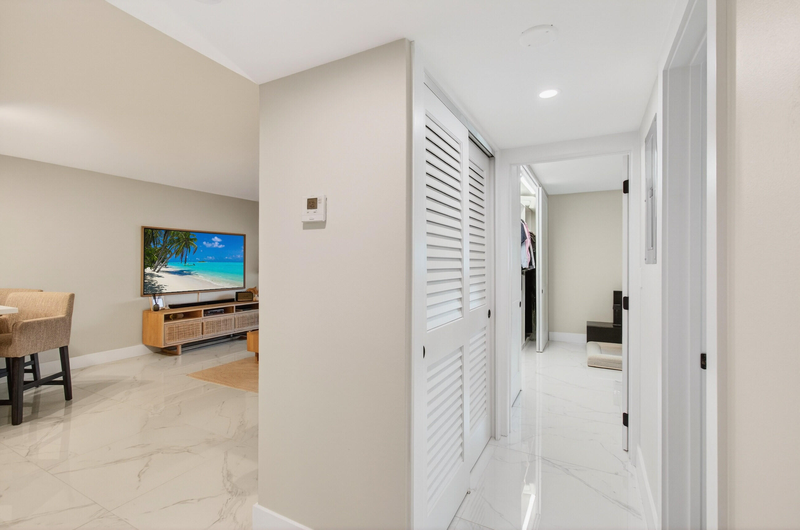 RIVER HOUSE GARDENS CONDO - Residential Lease