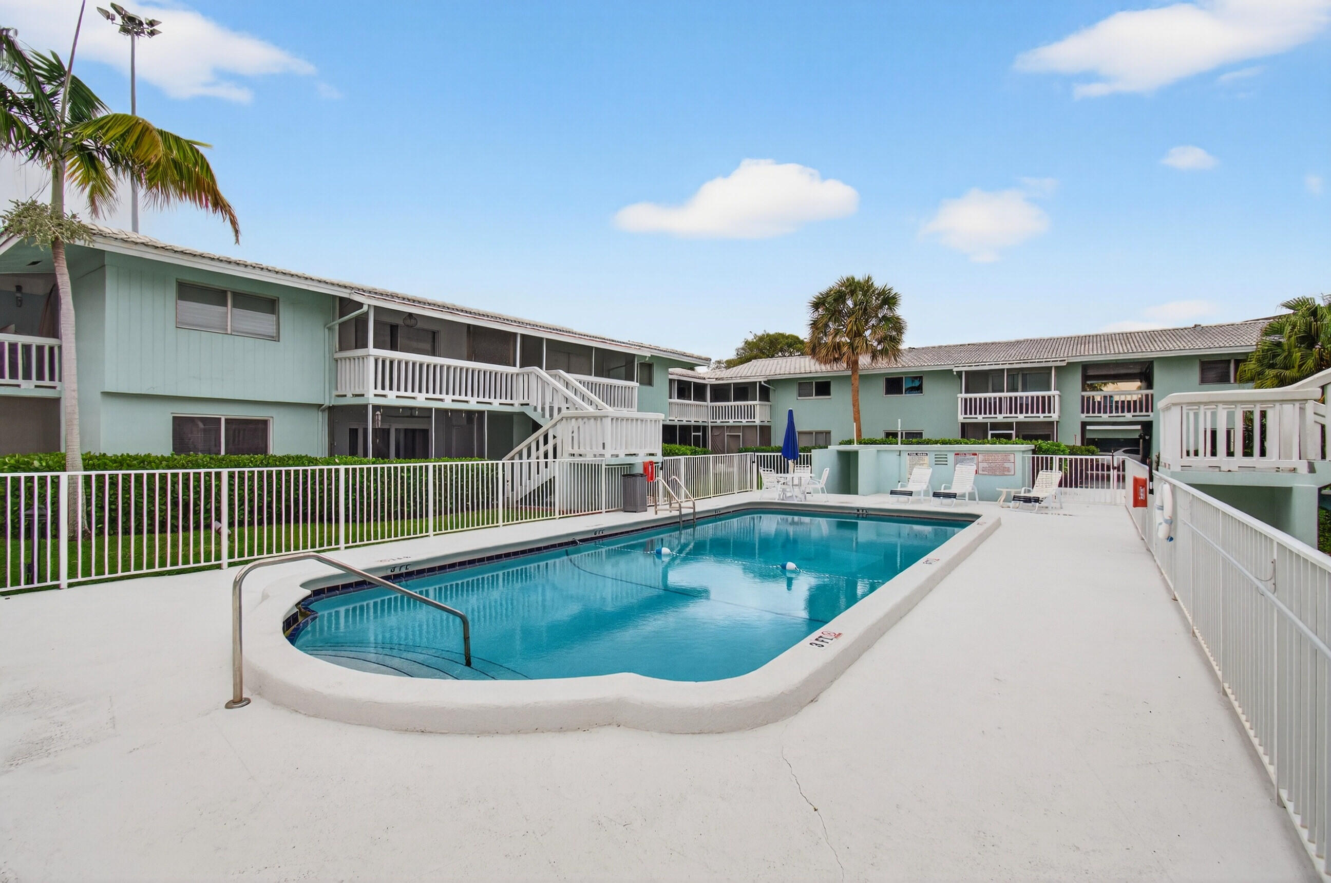 RIVER HOUSE GARDENS CONDO - Residential Lease