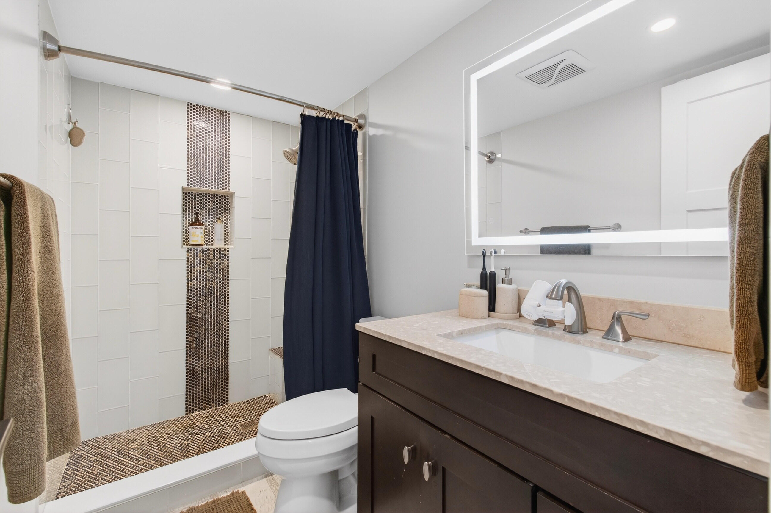 RIVER HOUSE GARDENS CONDO - Residential Lease