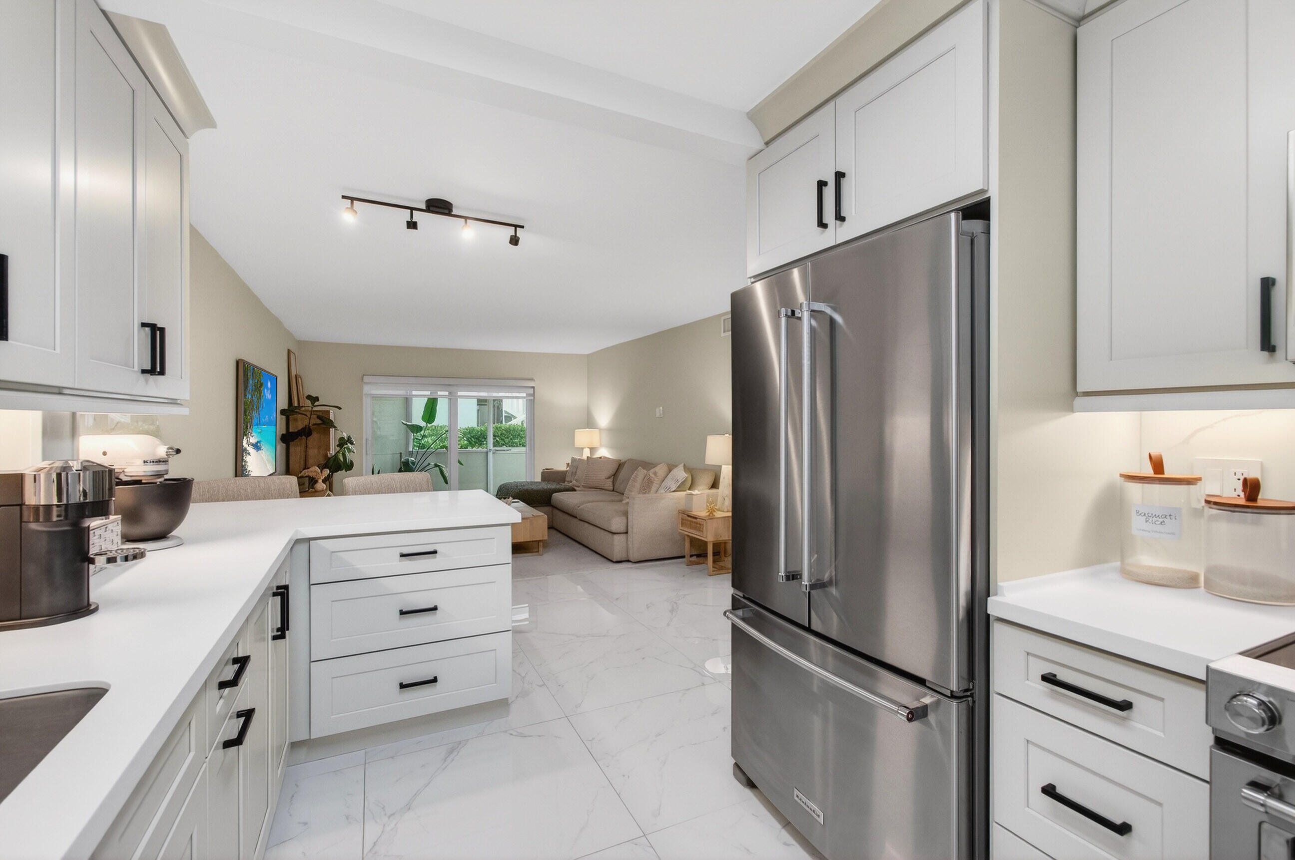 RIVER HOUSE GARDENS CONDO - Residential Lease