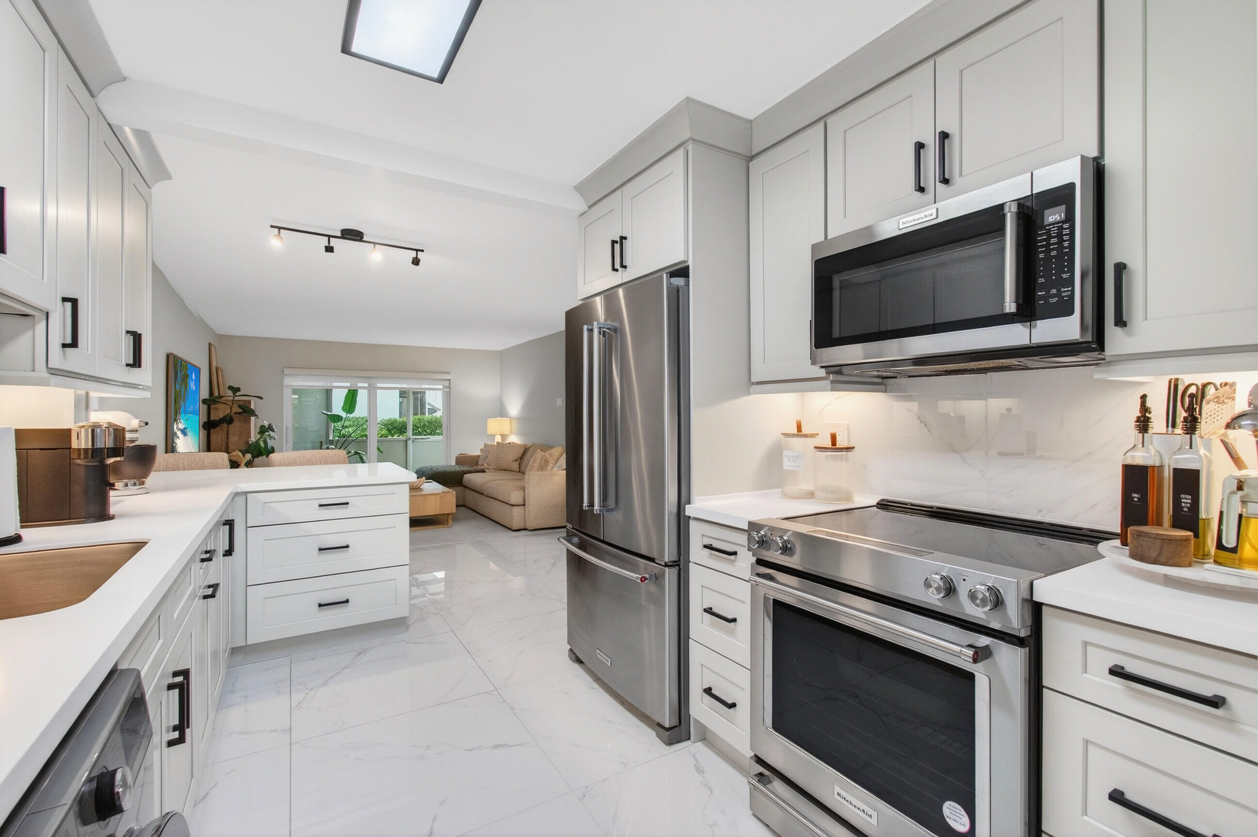 RIVER HOUSE GARDENS CONDO - Residential Lease