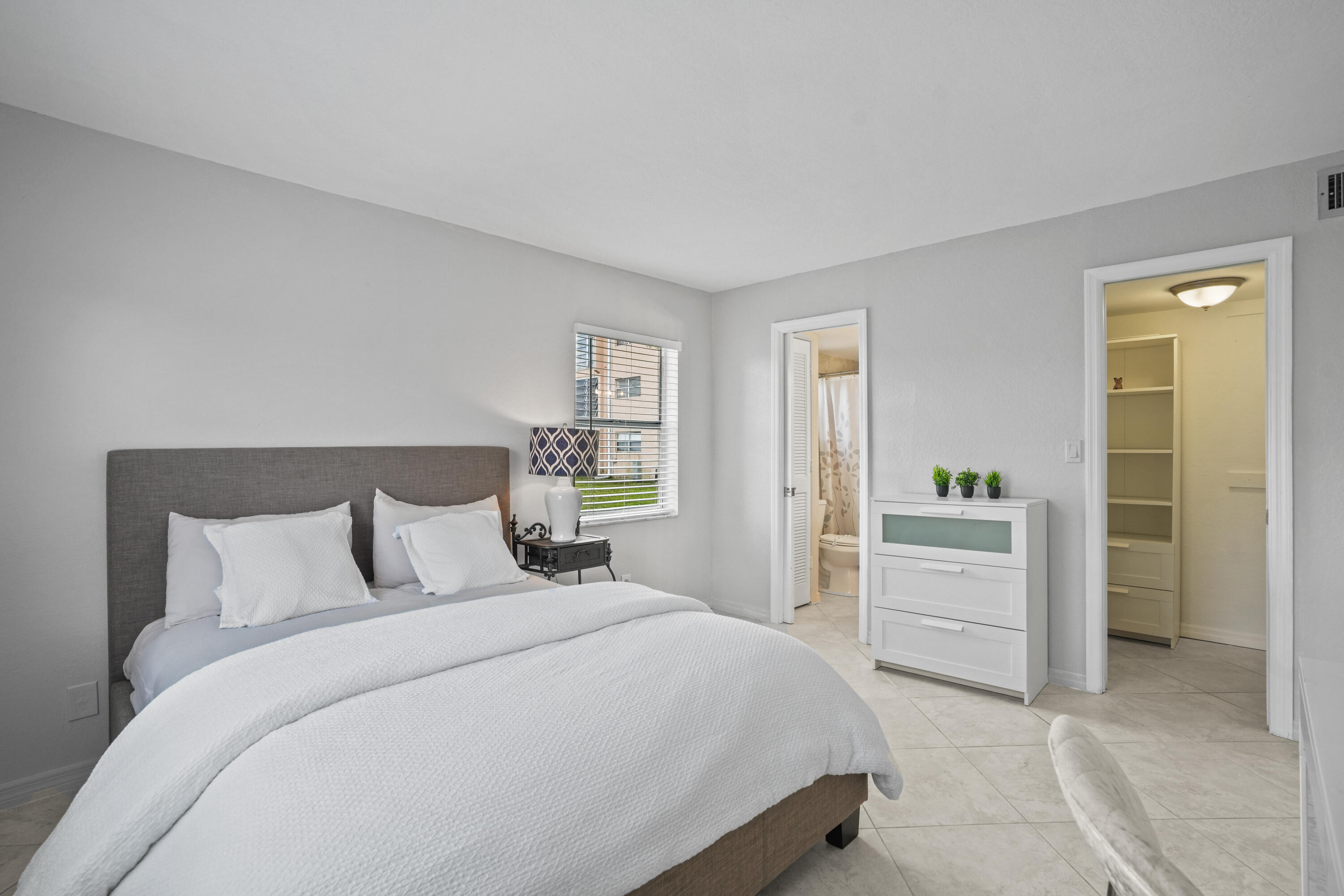 SUNRISE LAKES 85 CONDO - Residential