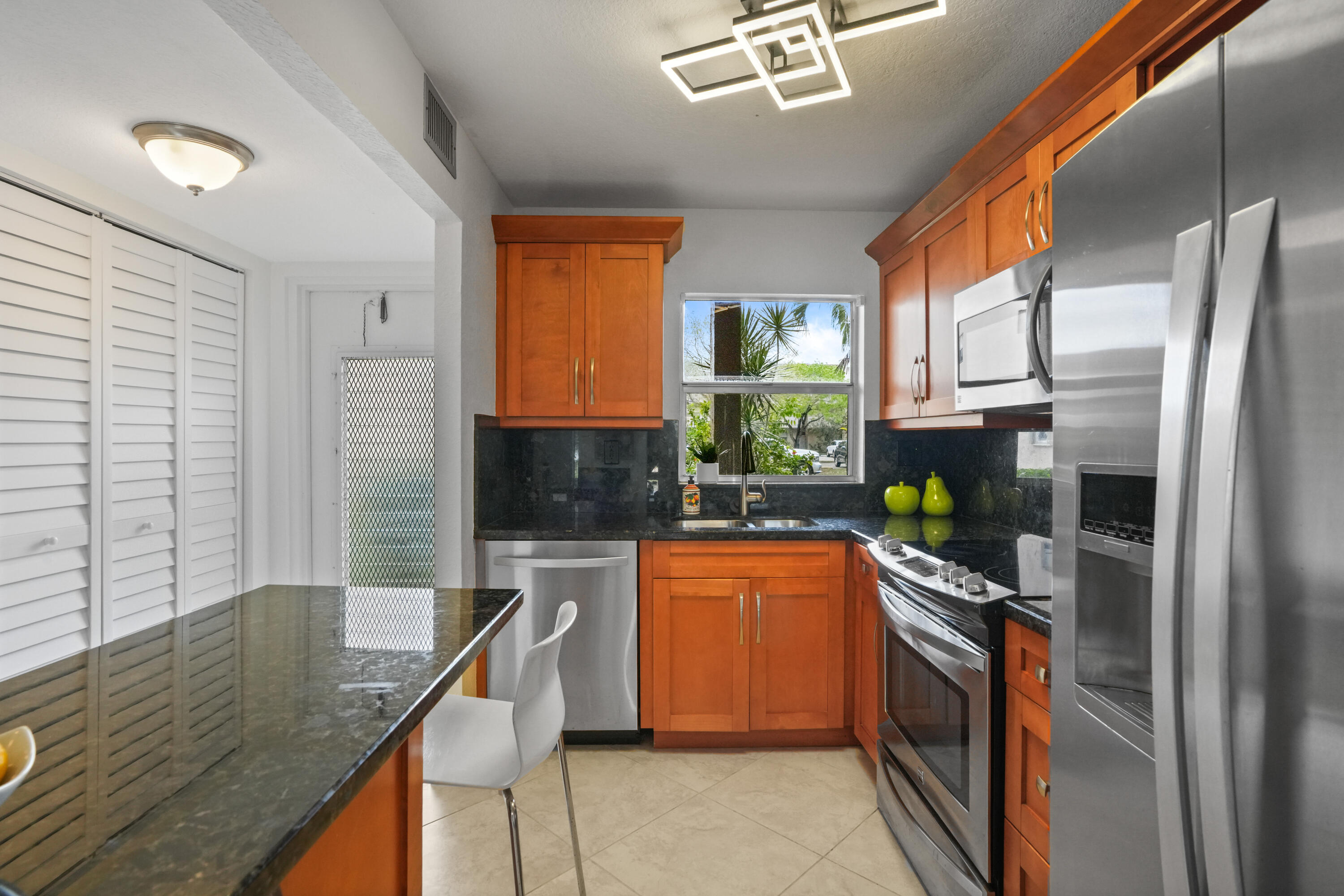 SUNRISE LAKES 85 CONDO - Residential