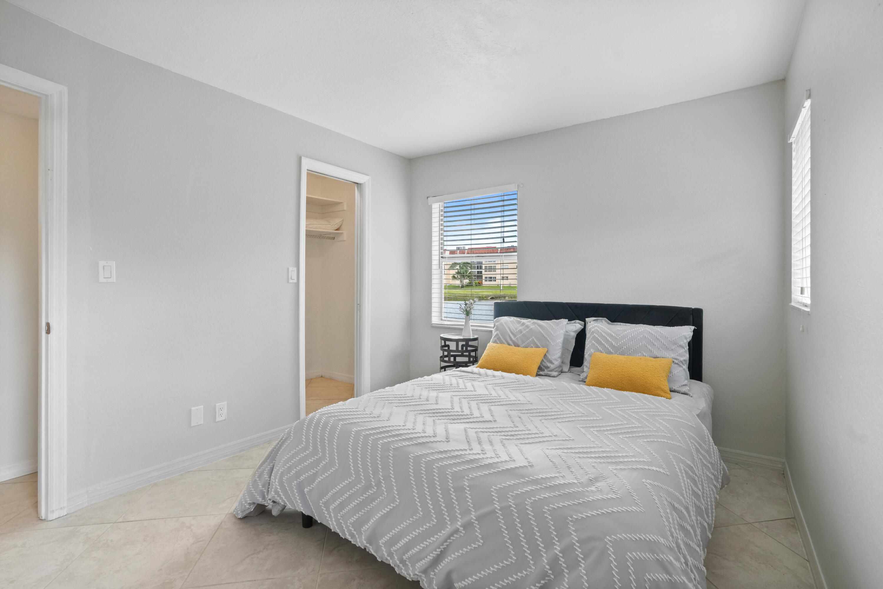 SUNRISE LAKES 85 CONDO - Residential