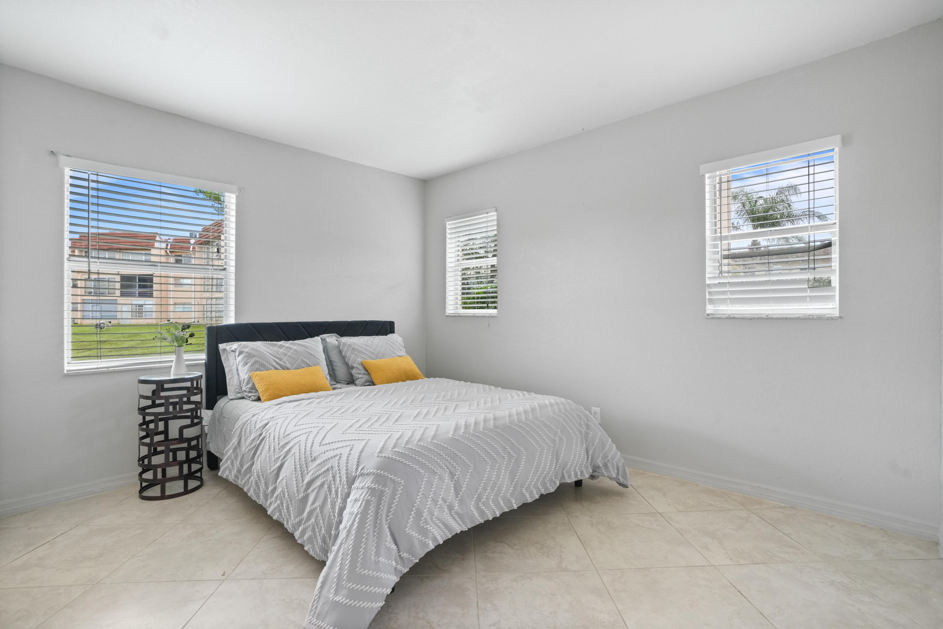 SUNRISE LAKES 85 CONDO - Residential