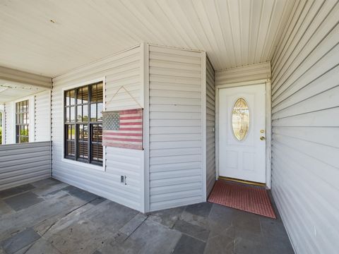 A home in Okeechobee