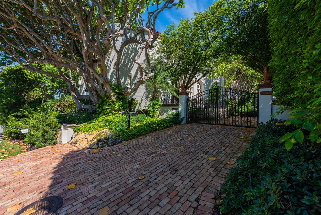 Tropical Isle - Residential