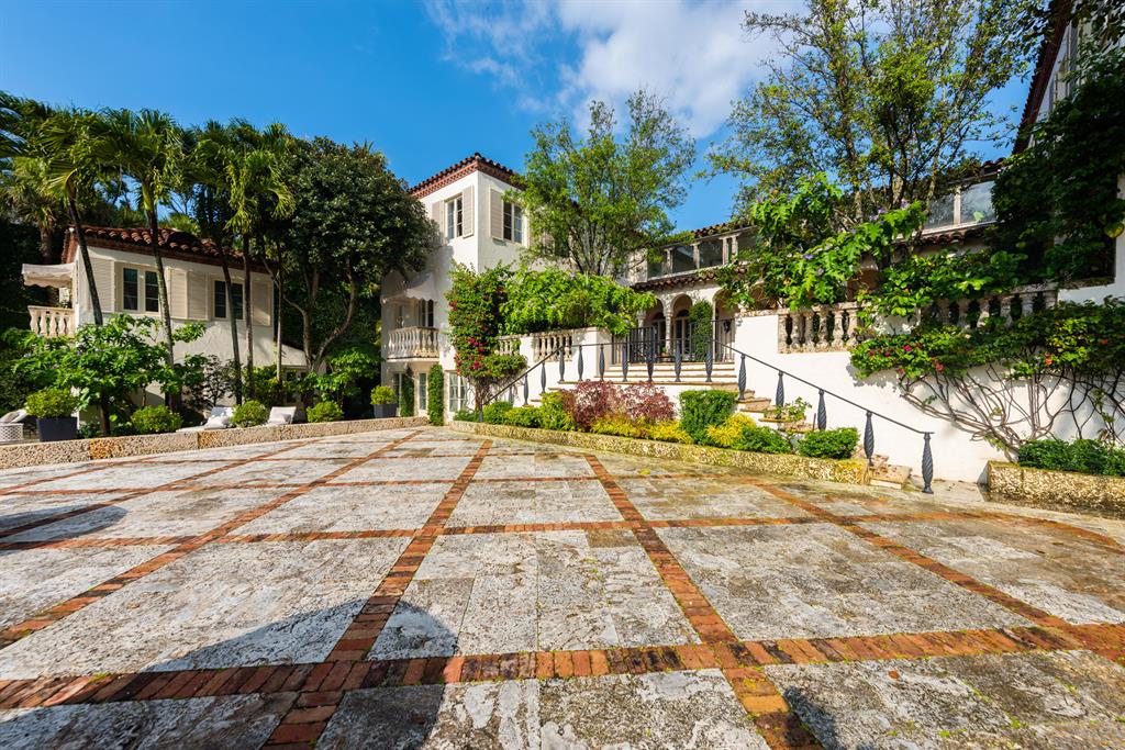 Tropical Isle - Residential