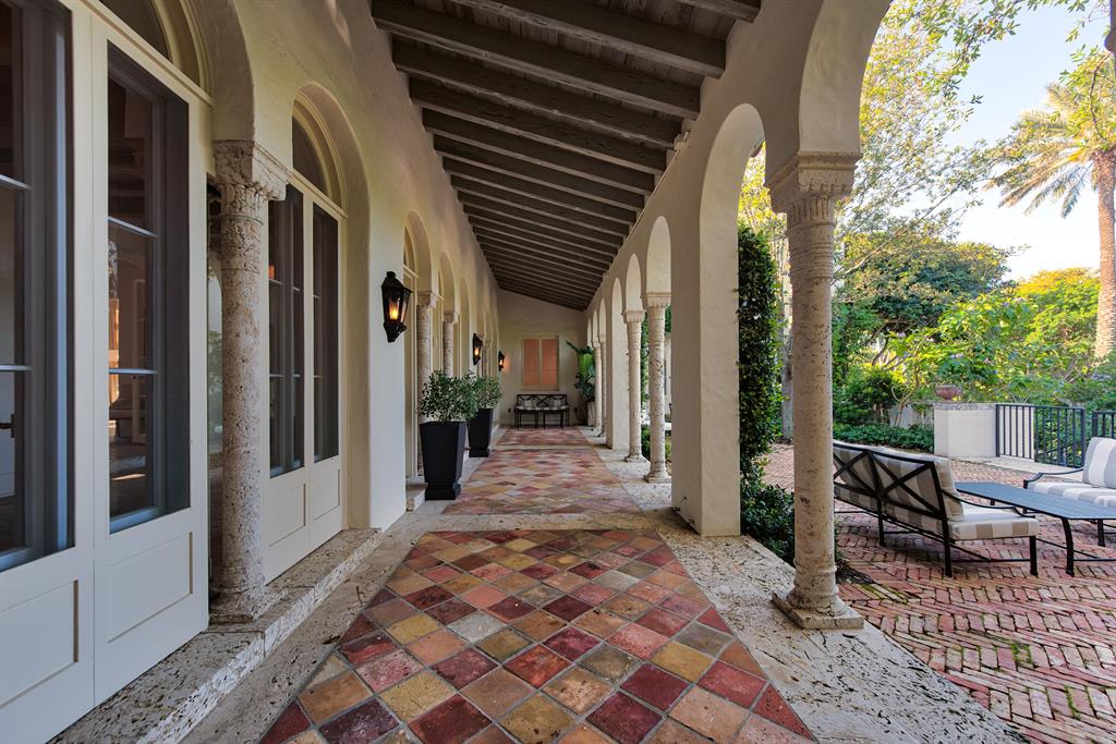 Tropical Isle - Residential