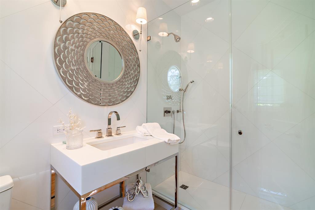 Tropical Isle - Residential