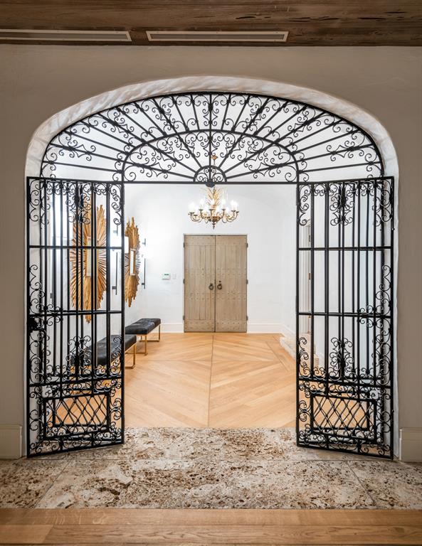 Tropical Isle - Residential