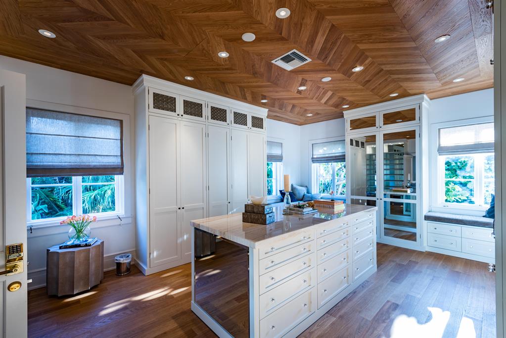 Tropical Isle - Residential