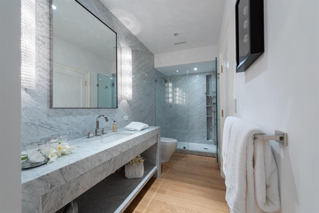 Tropical Isle - Residential