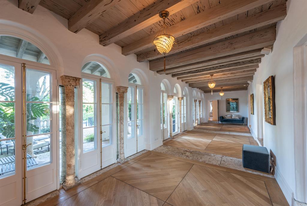 Tropical Isle - Residential