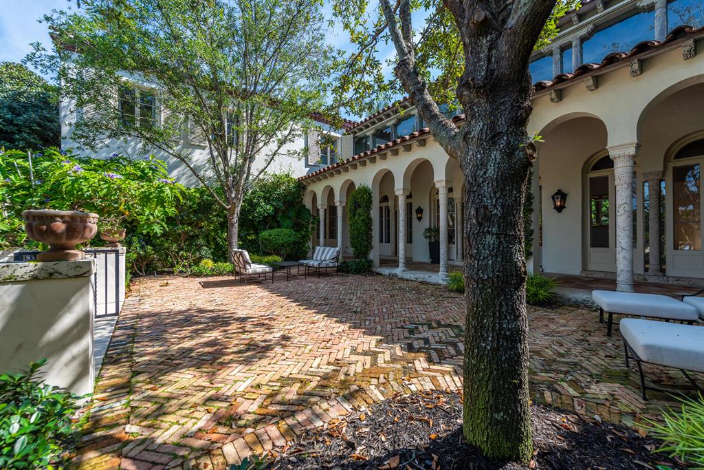 Tropical Isle - Residential