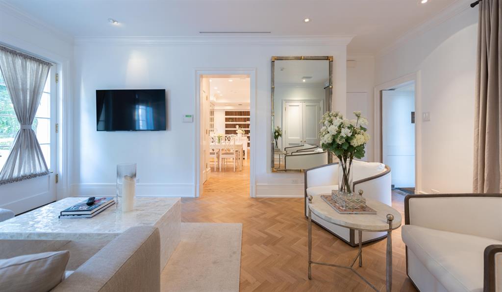 Tropical Isle - Residential