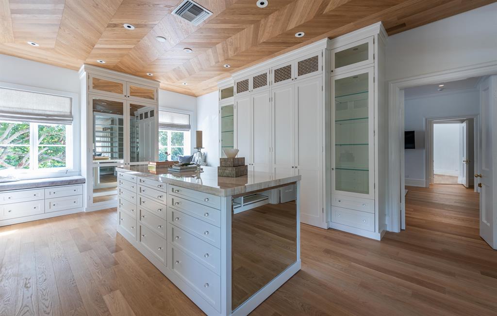 Tropical Isle - Residential