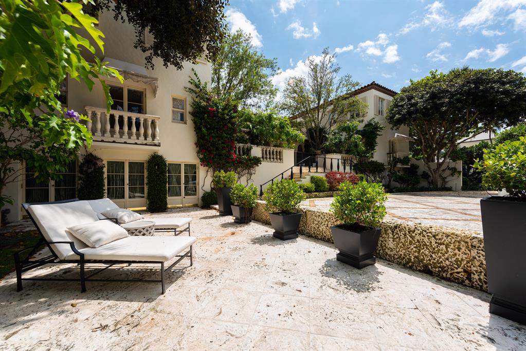 Tropical Isle - Residential