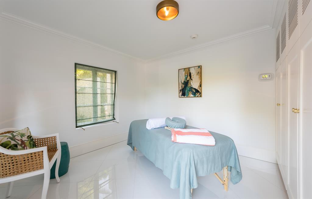 Tropical Isle - Residential