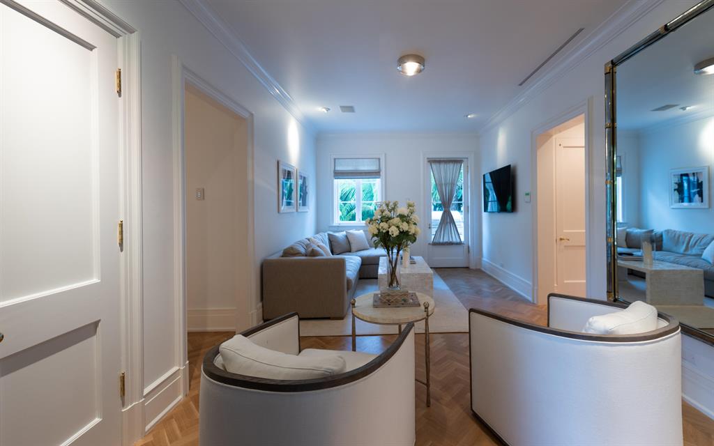 Tropical Isle - Residential