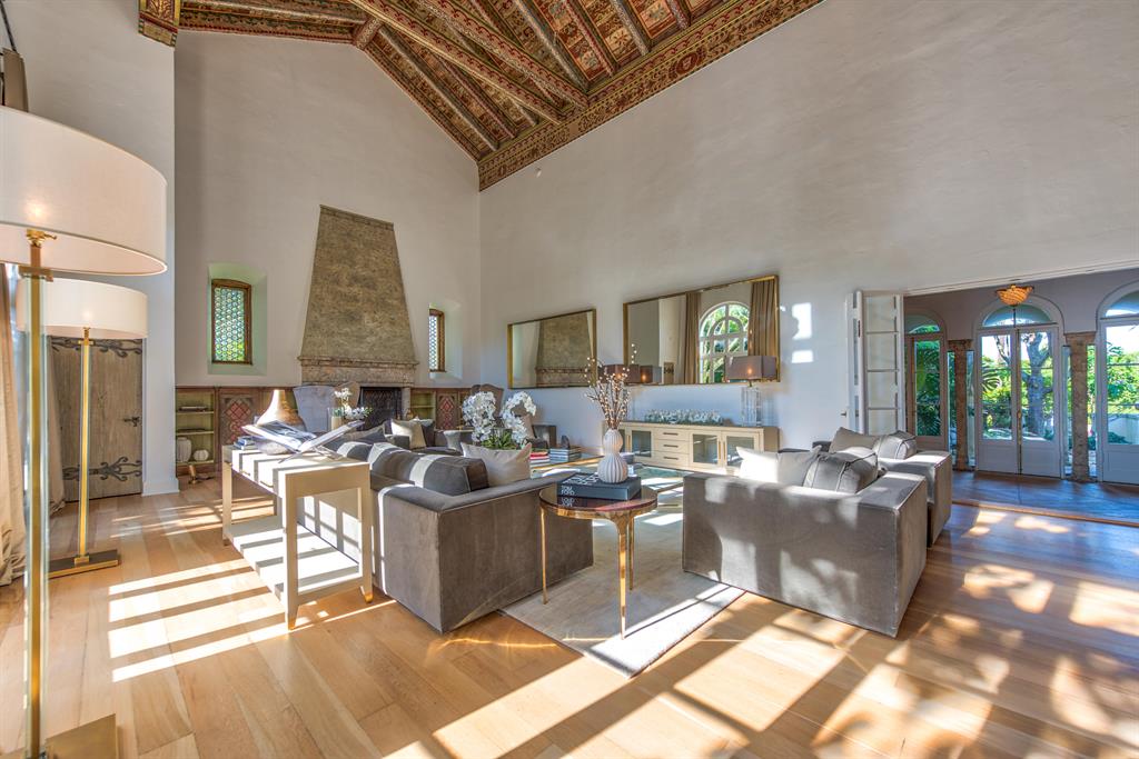 Tropical Isle - Residential