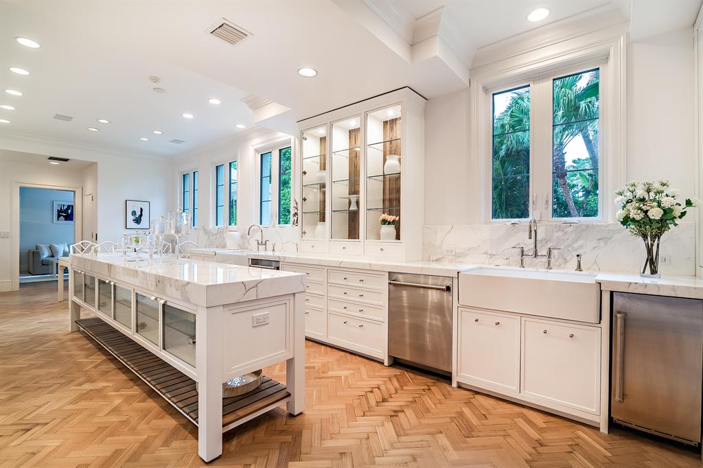 Tropical Isle - Residential