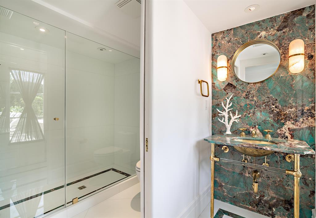 Tropical Isle - Residential