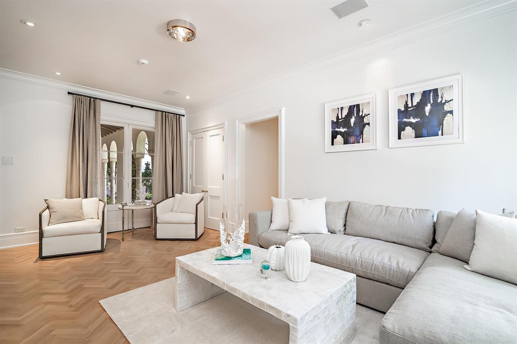 Tropical Isle - Residential