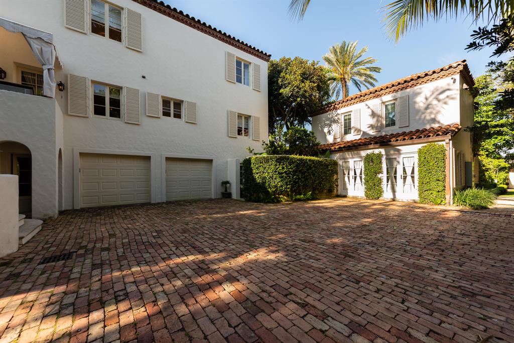 Tropical Isle - Residential