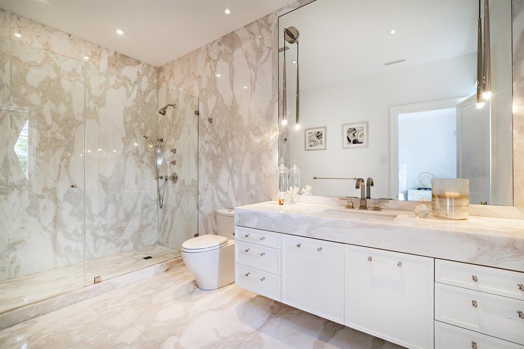 Tropical Isle - Residential