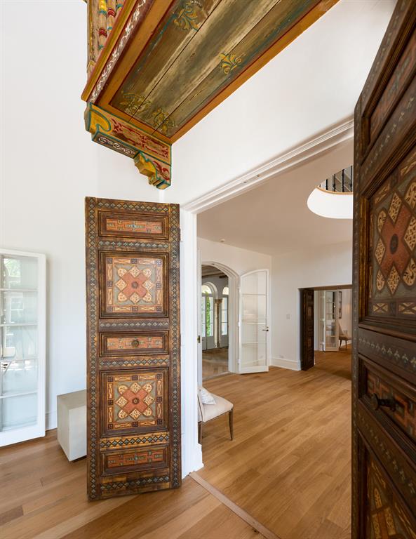 Tropical Isle - Residential