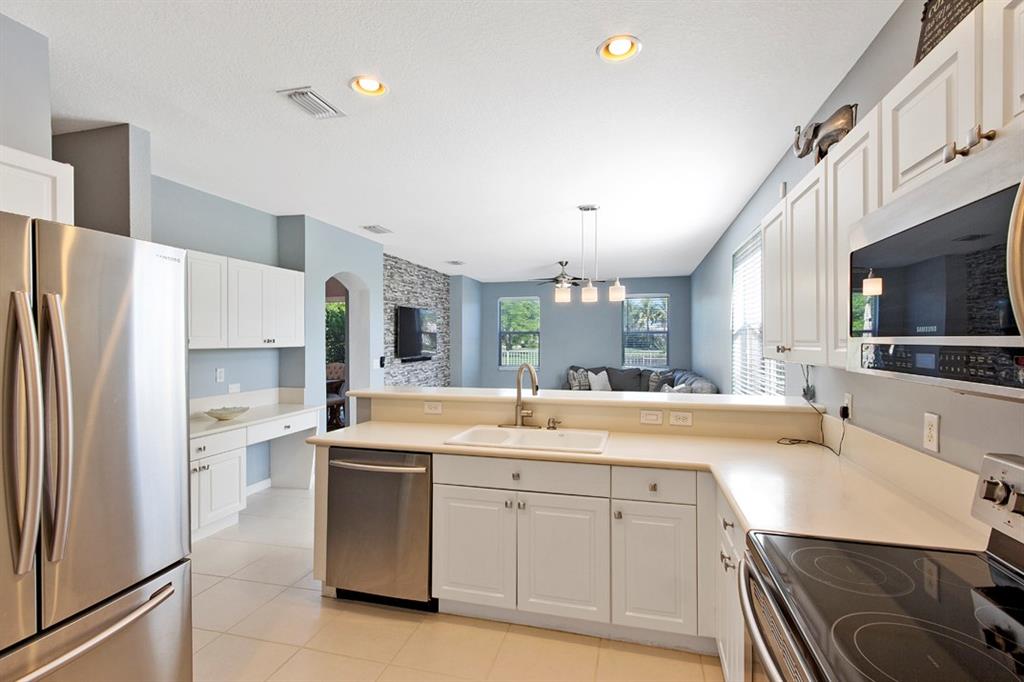 Regency Lakes At Coconut - Residential