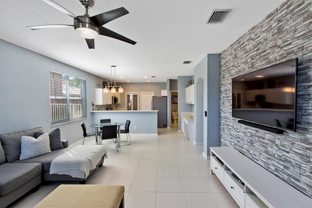 Regency Lakes At Coconut - Residential