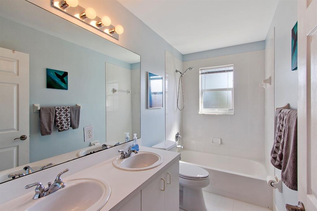 Regency Lakes At Coconut - Residential