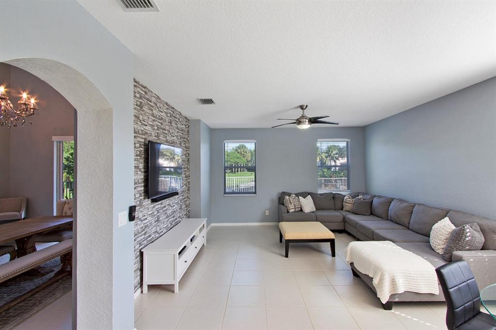 Regency Lakes At Coconut - Residential