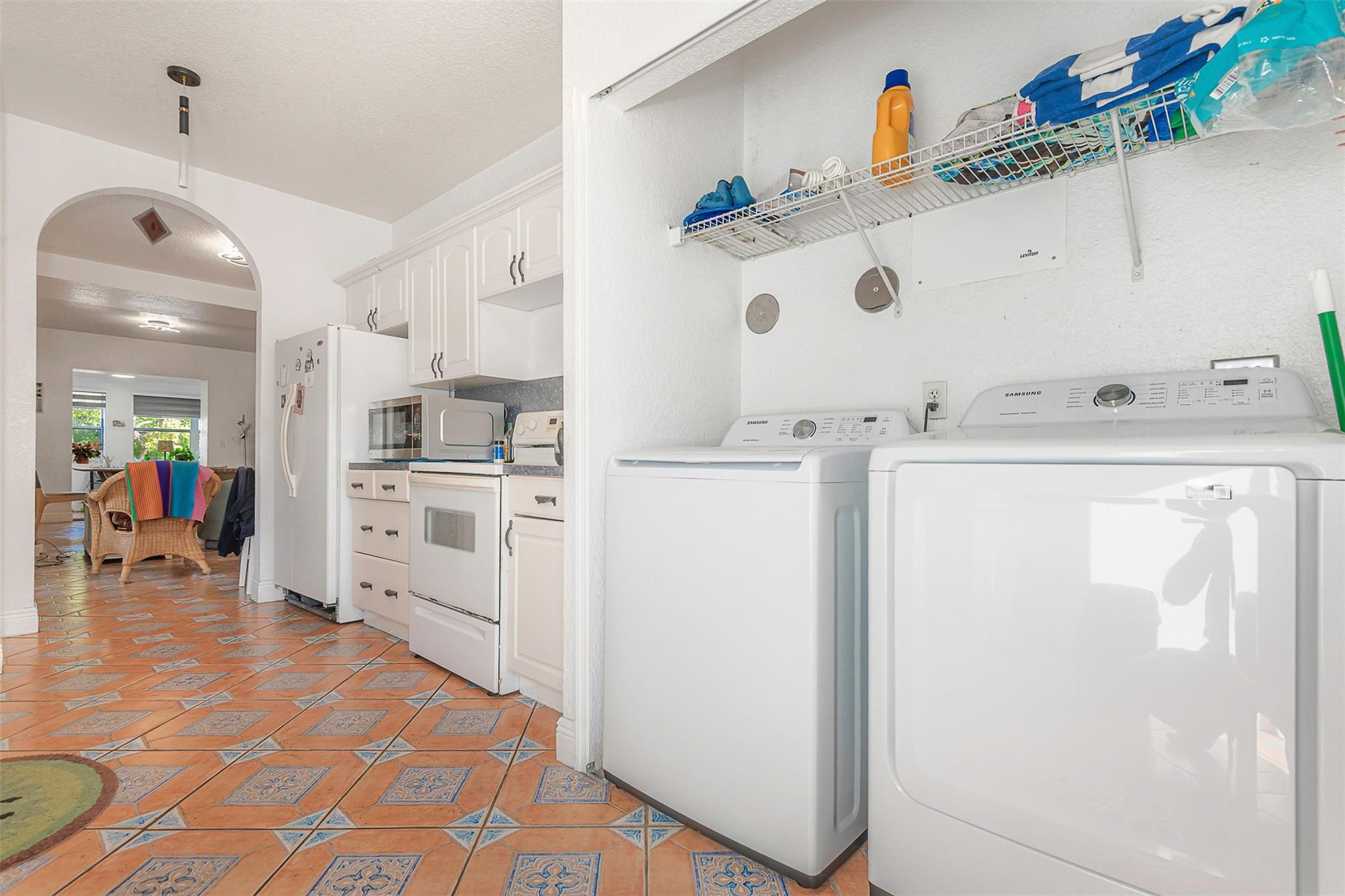 Lauderdale 2-9 D - Residential Income