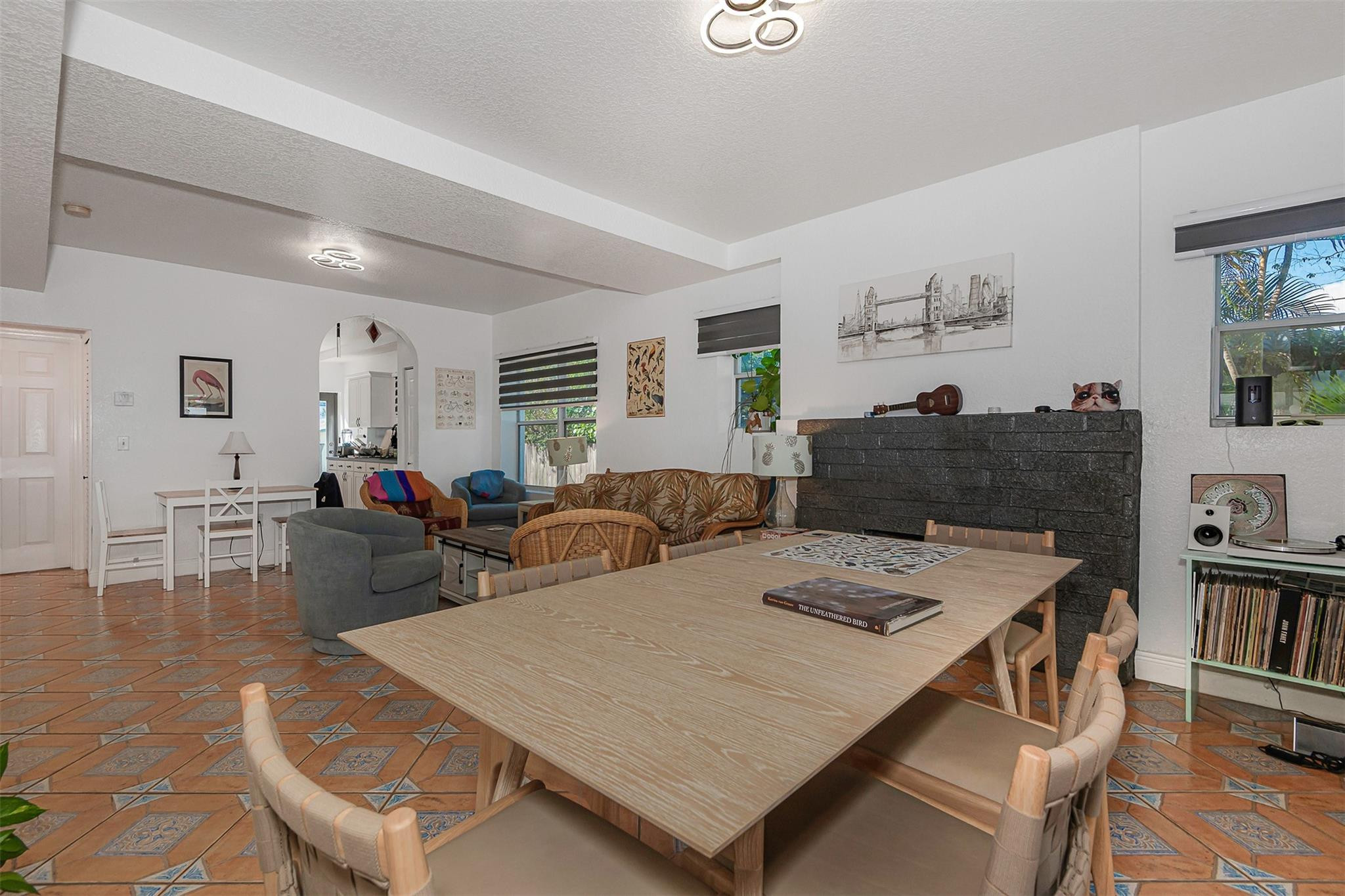 Lauderdale 2-9 D - Residential Income