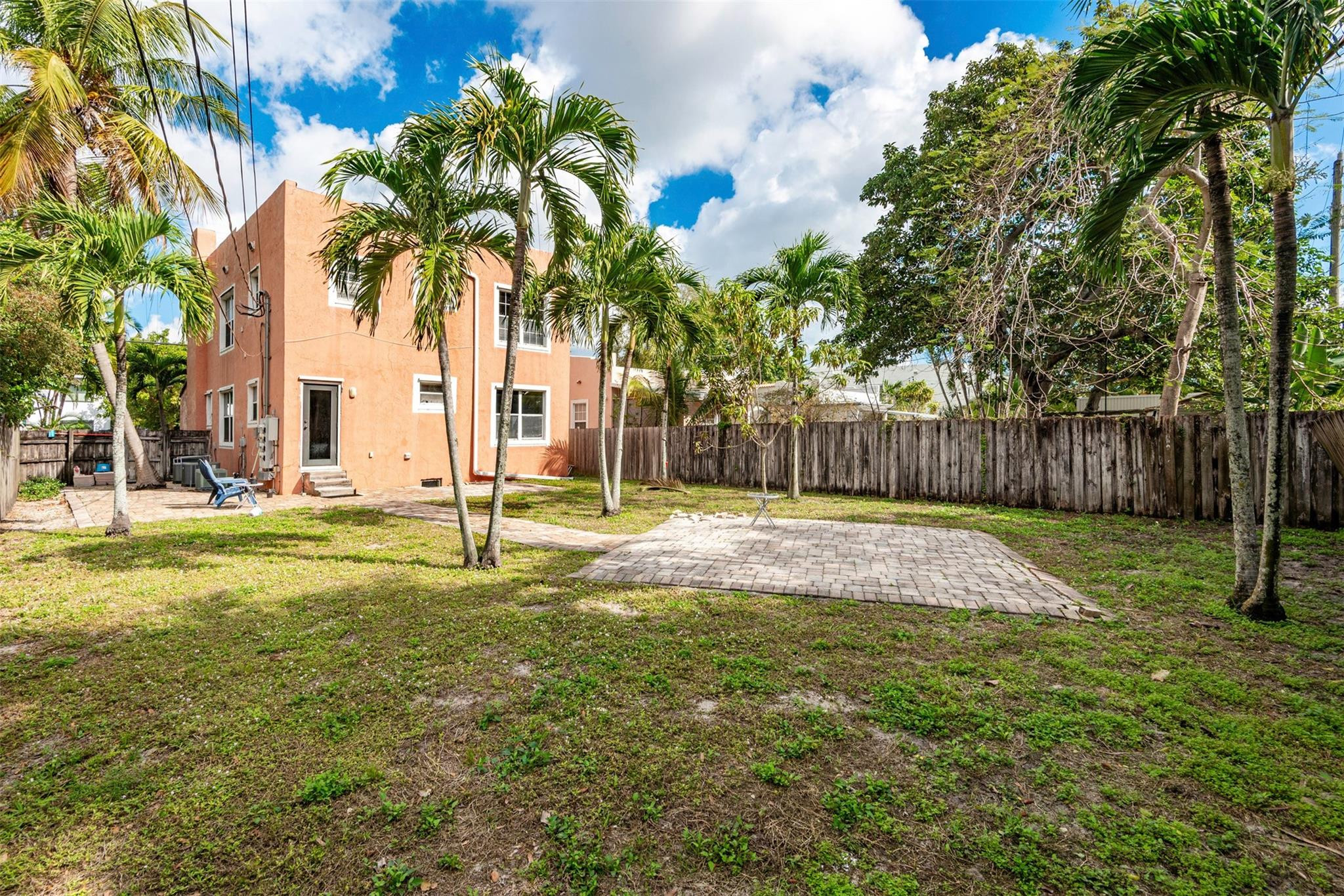Lauderdale 2-9 D - Residential Income