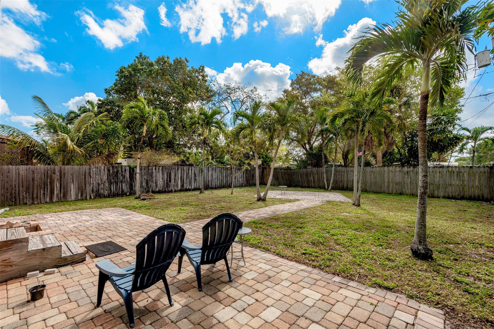 Lauderdale 2-9 D - Residential Income