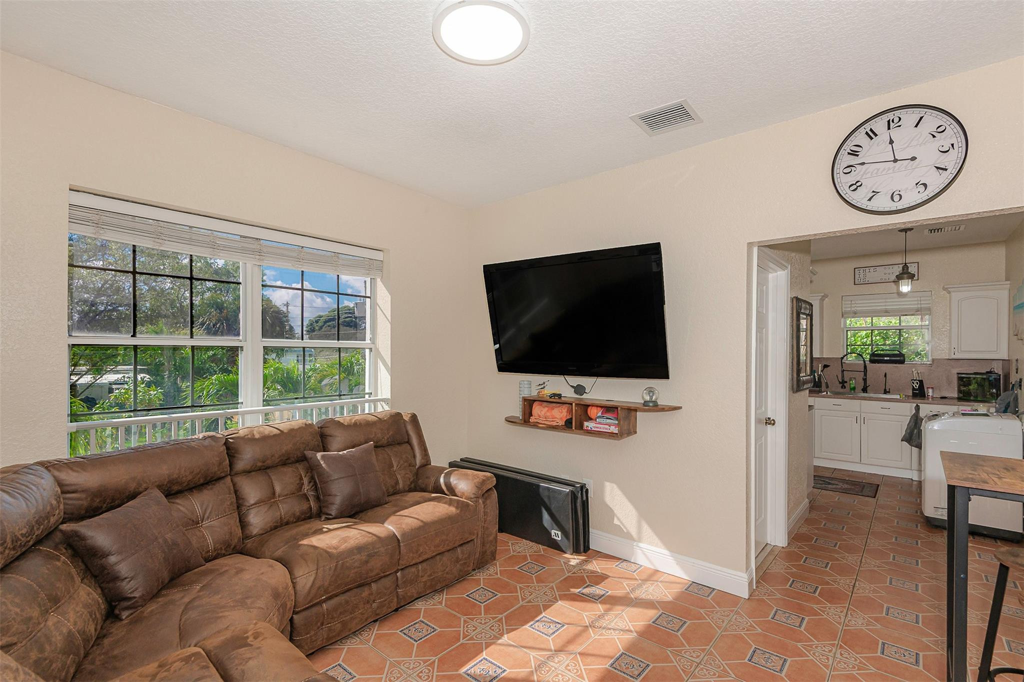 Lauderdale 2-9 D - Residential Income