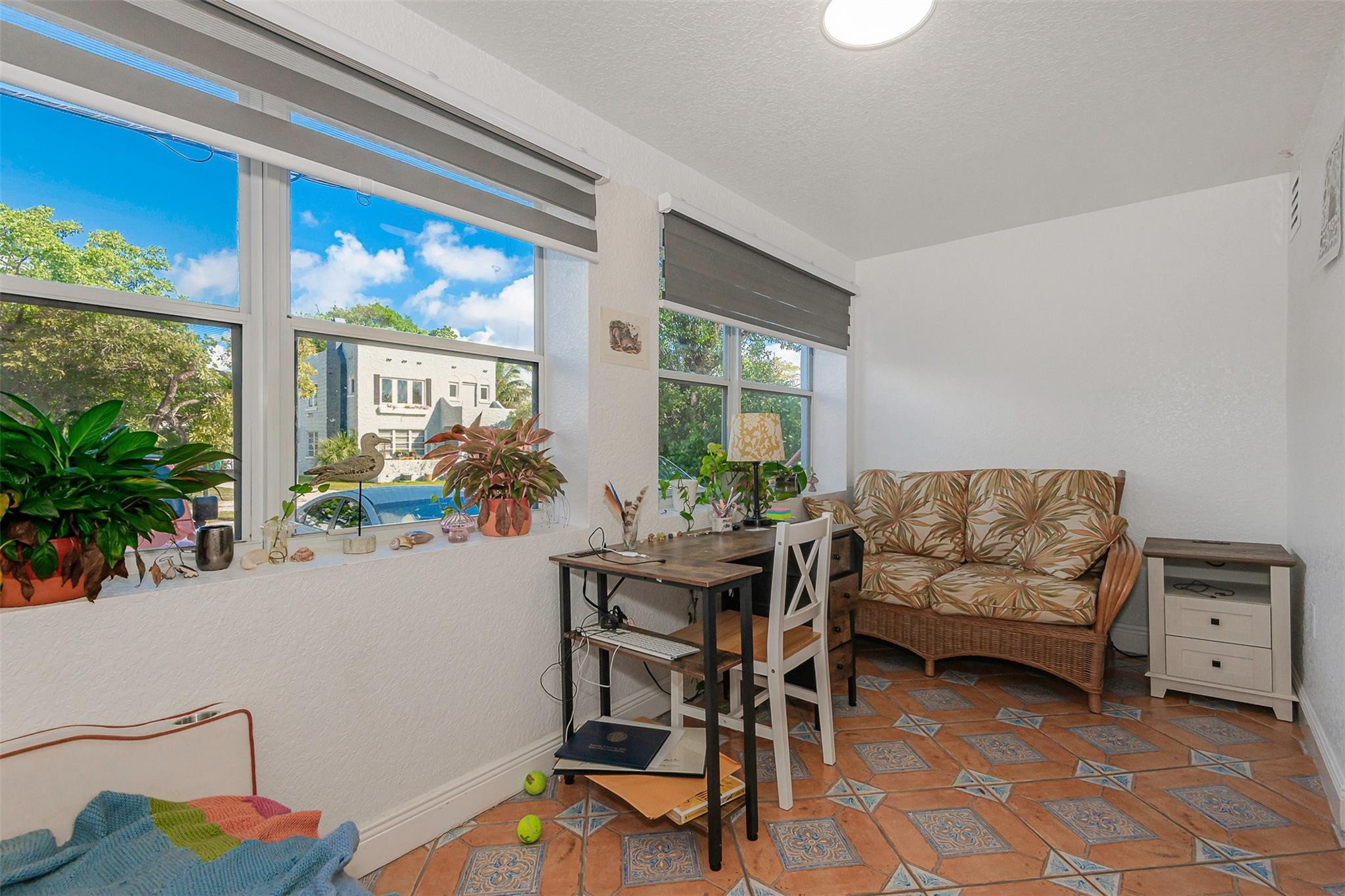 Lauderdale 2-9 D - Residential Income