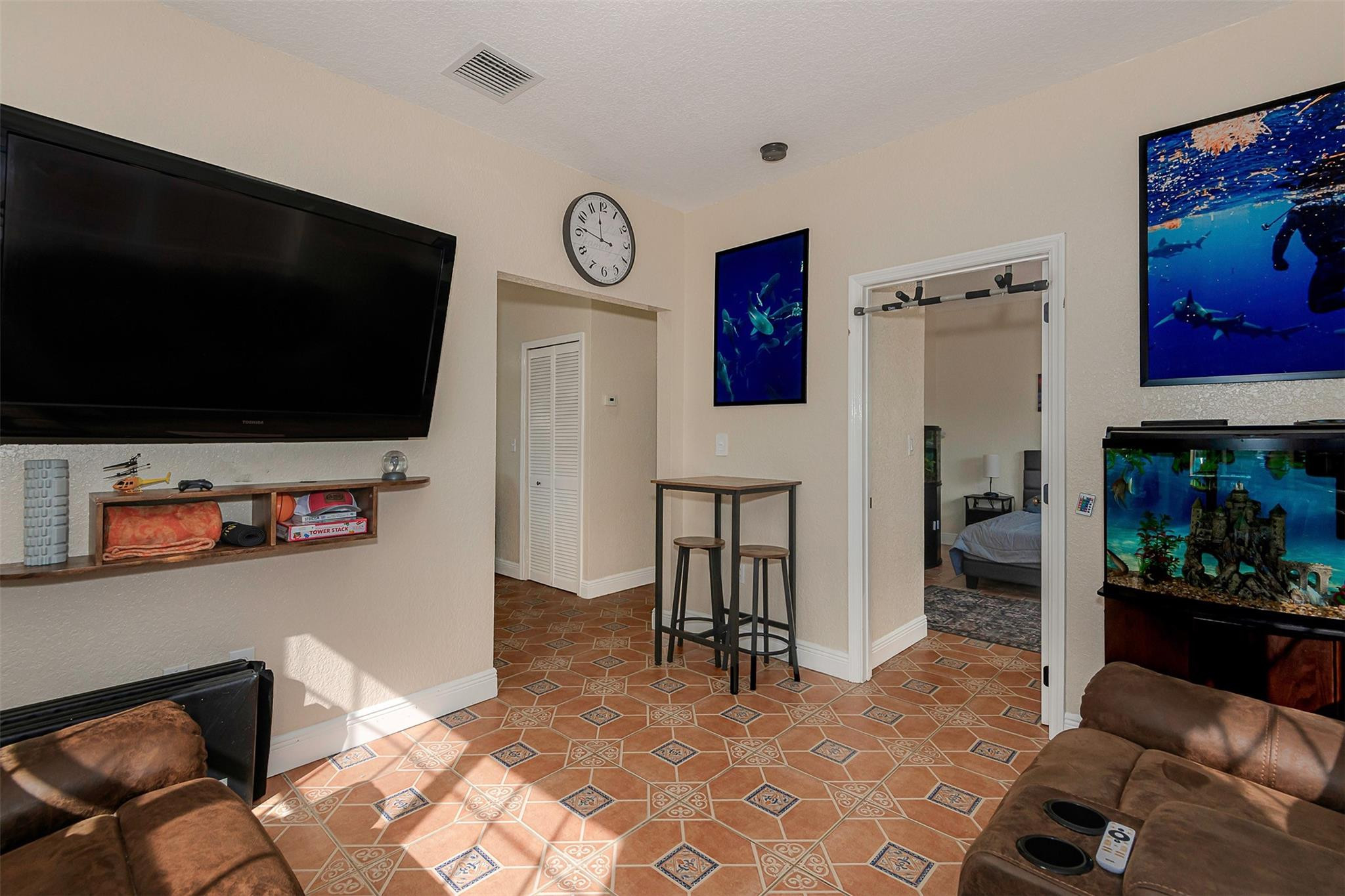 Lauderdale 2-9 D - Residential Income