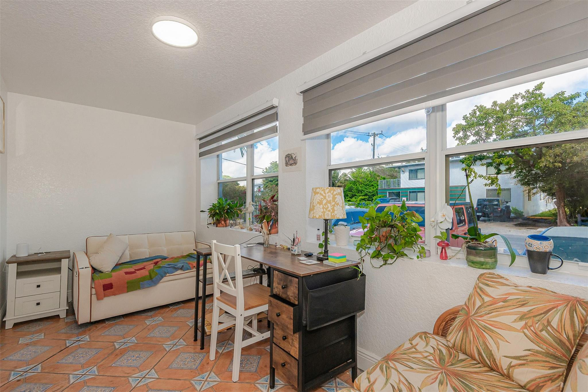 Lauderdale 2-9 D - Residential Income