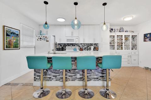 1232 Club Drive W D Delray Beach FL 33445