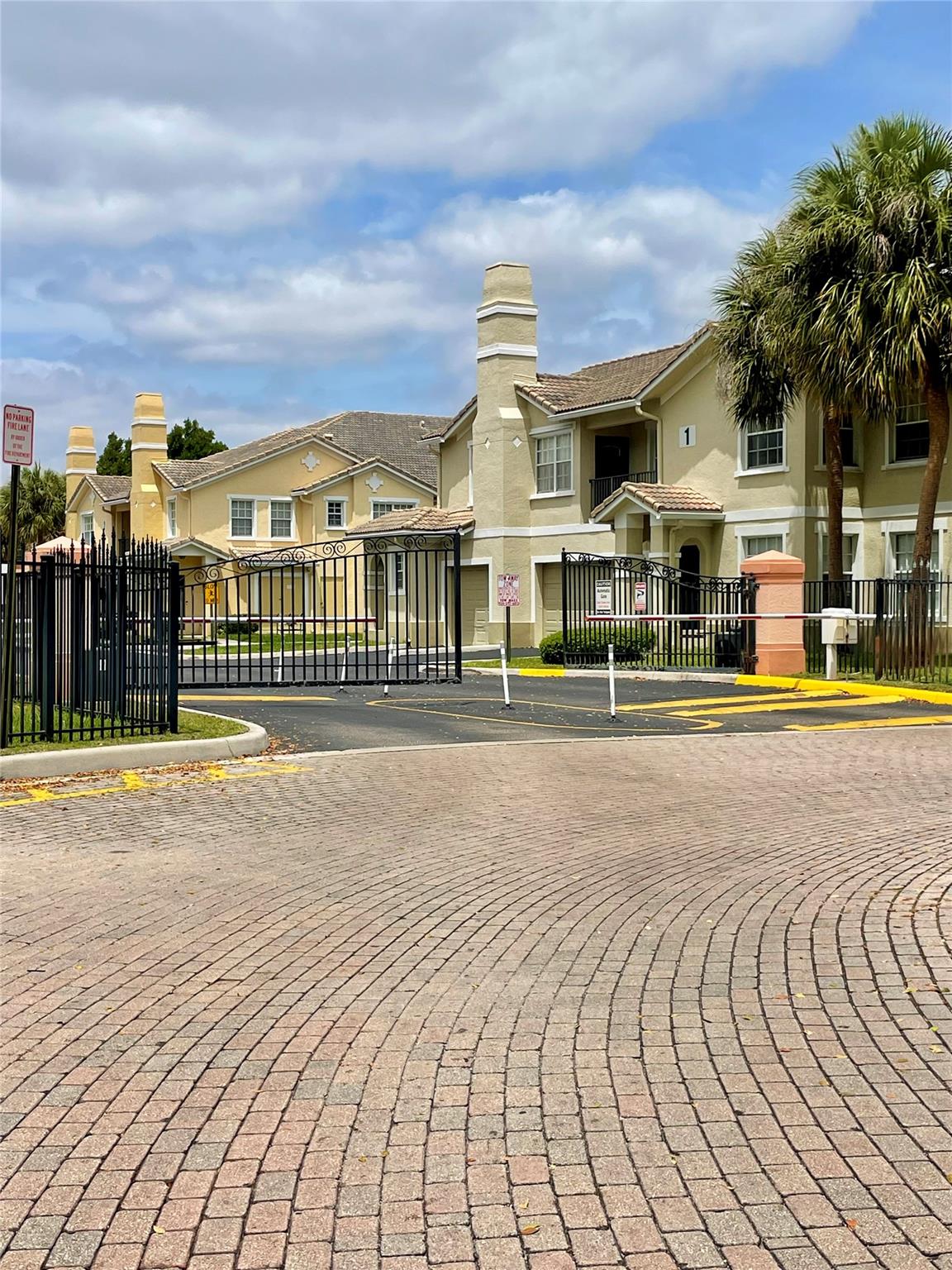 BEAUTIFUL GATED COMMUNITY BELMONT AT NORTH LAUDERDALE. COZY AND SPACIOUS FIRST FLOOR CONDO WITH SPLIT BEDROOM FLOOR PLAN, WASHER AND DRYER WITH OPEN KITCHEN, LOTS OF CLOSETS, 2 ASSIGNED PARKING SPACES, HURRICANE SHUTTERS, 24 HOURS SECURITY PATROL, GYM, HEATED POOL, TENNIS COURT, BEAUTIFUL LAKES AND MUCH MORE!