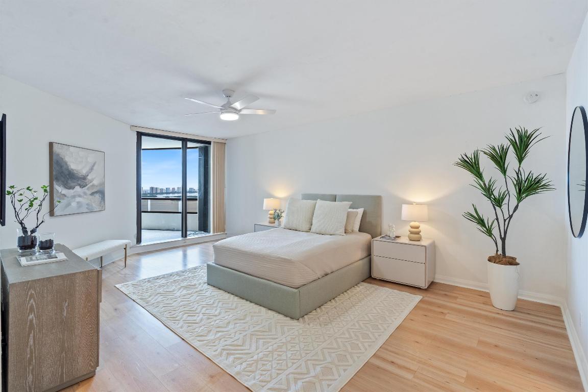 OLD PORT COVE LAKE POINT TOWER CONDO - Residential