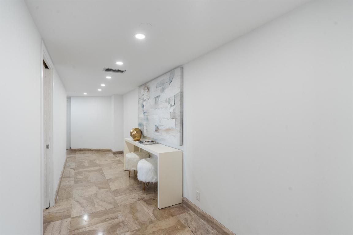 OLD PORT COVE LAKE POINT TOWER CONDO - Residential