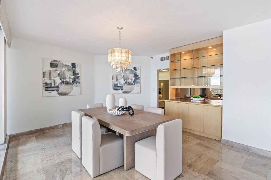 OLD PORT COVE LAKE POINT TOWER CONDO - Residential